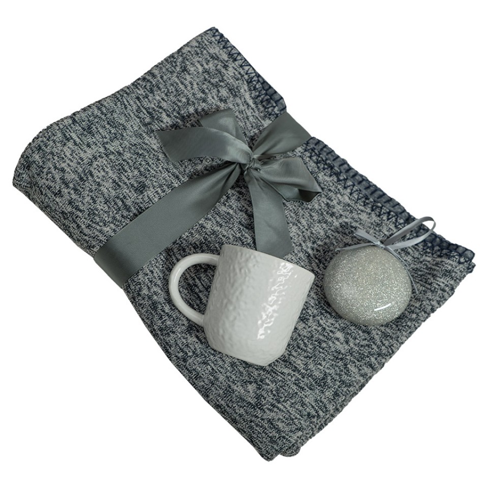 Подарочный набор HOLIDAY: плед, кружка, шар новогодний, коробка, синий