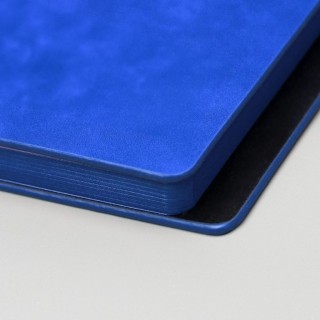 Ежедневник недатированный Solas, формат А5, с магнитом синий ройал, кремовый блок  в линейку