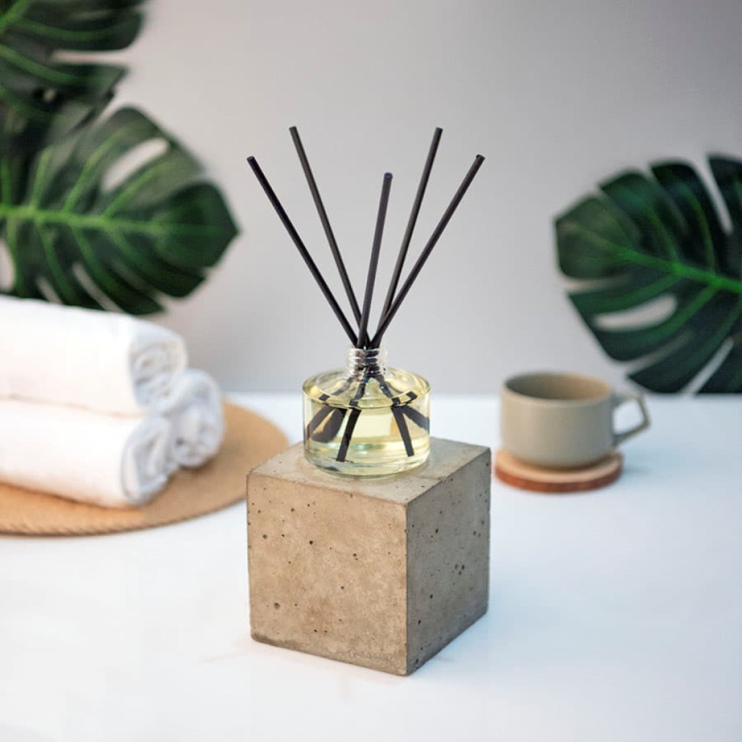 Парфюм для интерьера с аромадиффузором по мотивам Fleur Narcotique,100мл, стекло