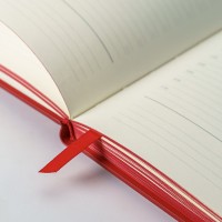 Ежедневник недатированный Solas, формат А5, с магнитом, красный, кремовый блок  в линейку