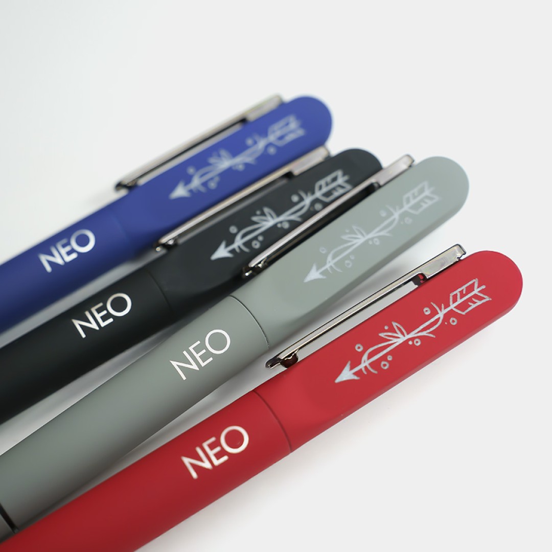 Ручка шариковая NEO с подсветкой после гравировки, soft touch, красный/темно-серый, металл/пластик