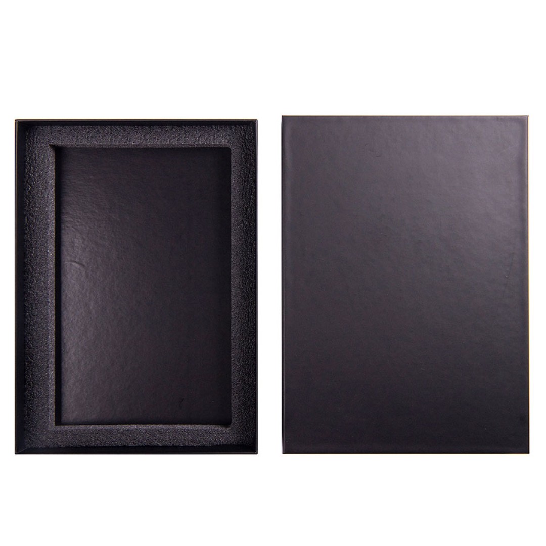 Коробка подарочная с ложементом для ежедневника размером 13*21 см