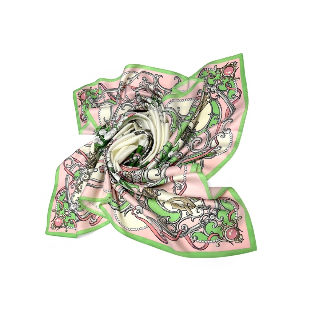 Набор: платок «Ландыши» и свеча «Весенние цветы»