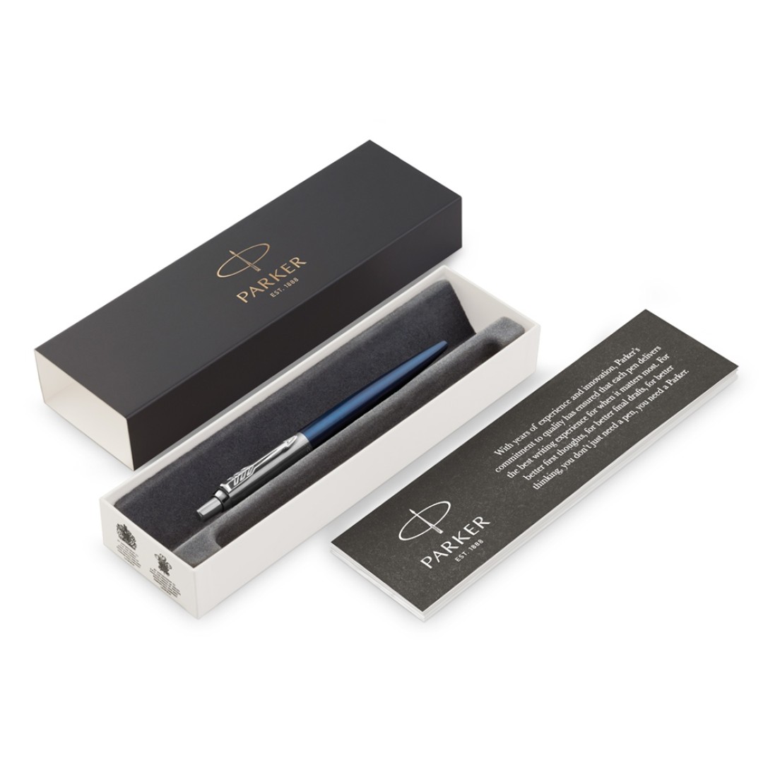 Шариковая ручка Parker Jotter Essential, Royal Blue CT, стержень: M, цвет чернил : blue или black