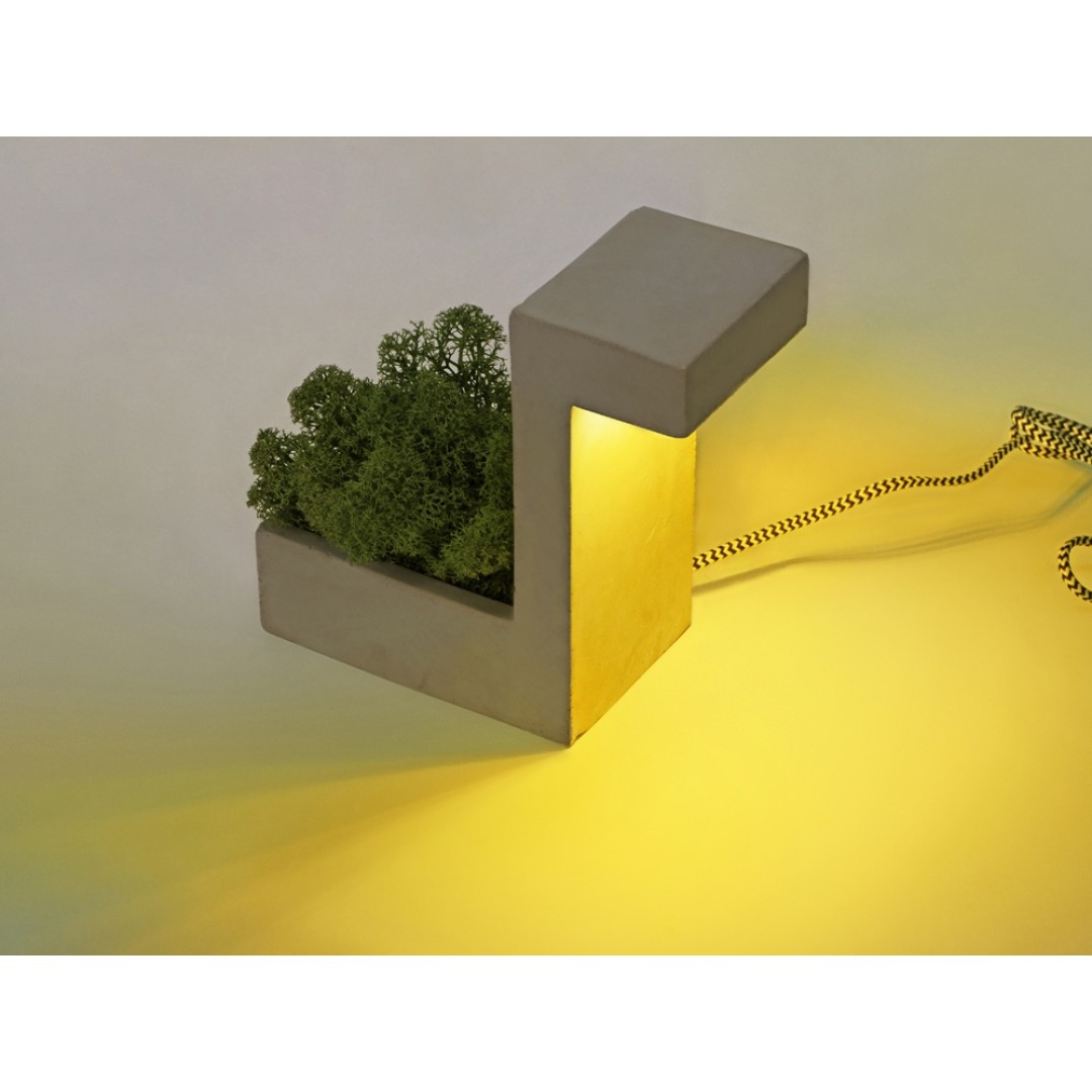 Настольная лампа из бетона "Blok Lamp"