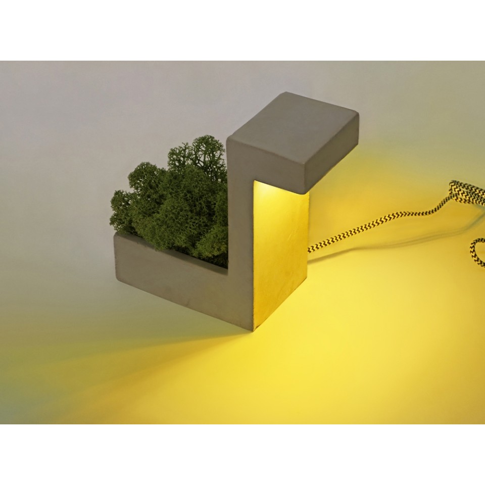 Настольная лампа из бетона "Blok Lamp"