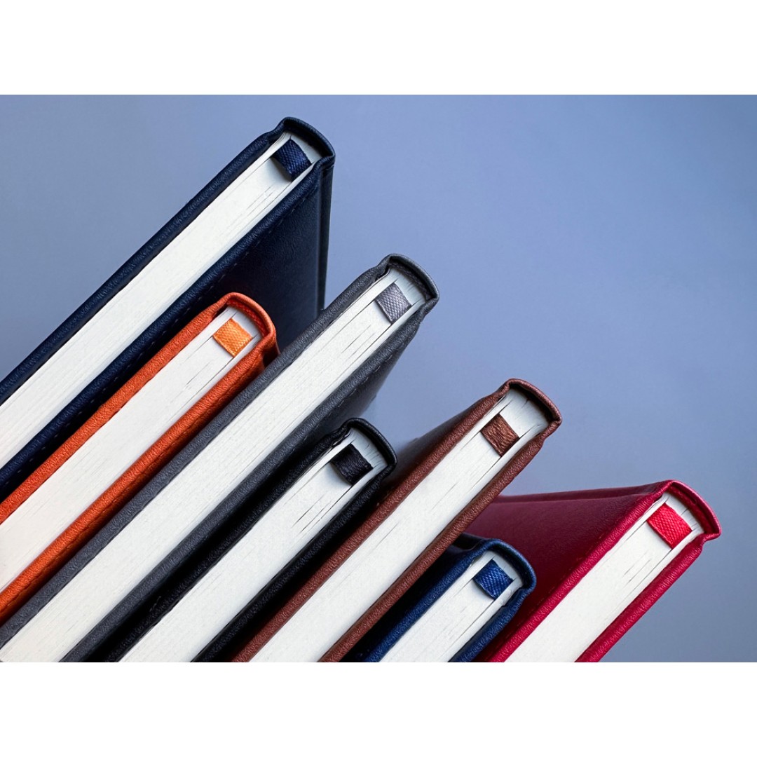 Ежедневник недатированный А5+ "Classic", бордовый