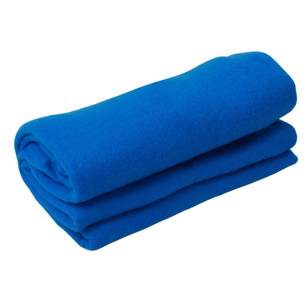 Подарочный набор: кукла фарфоровая, плед флисовый, синий