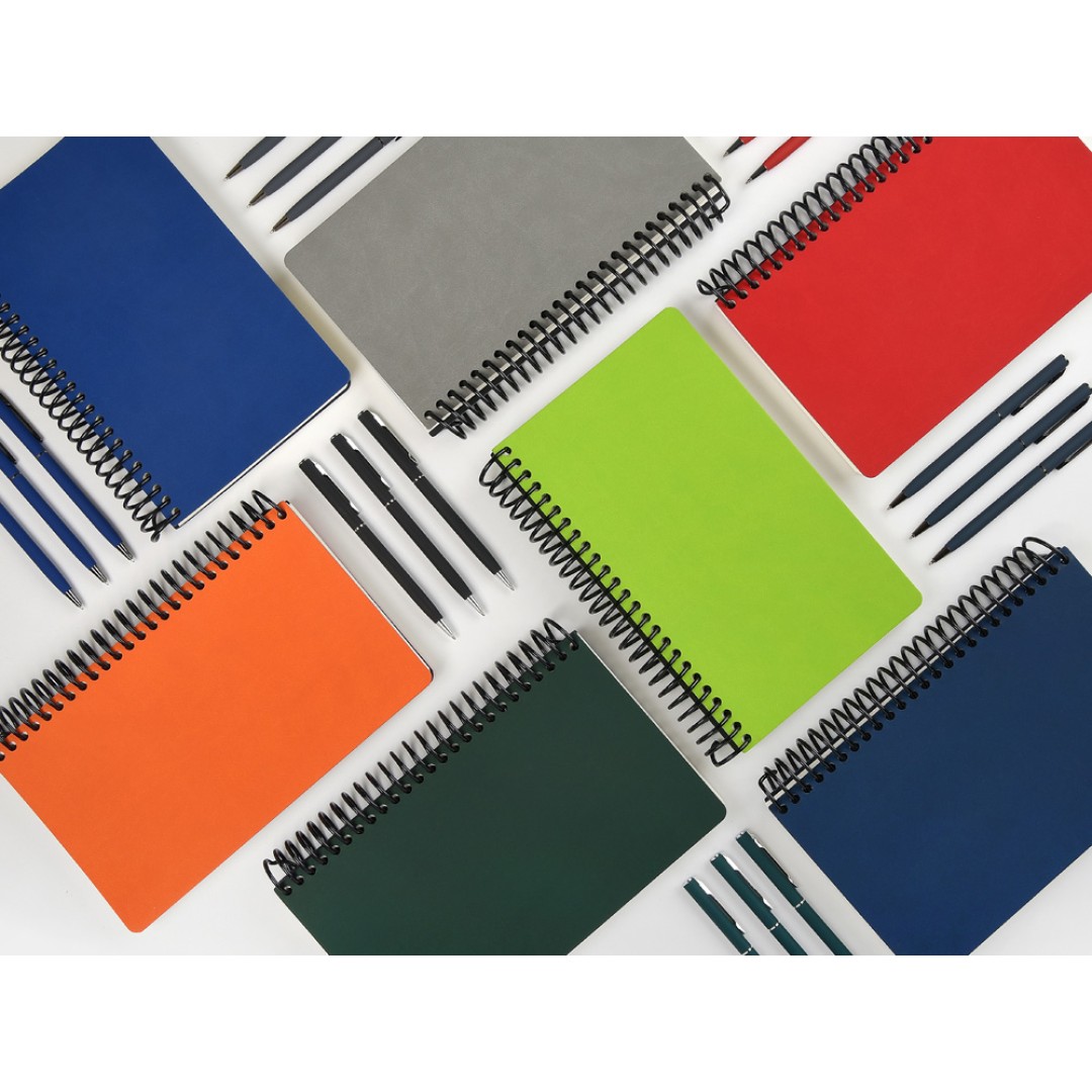 Ежедневник недатированный на спирали А5 "Agenda", красный (Р)