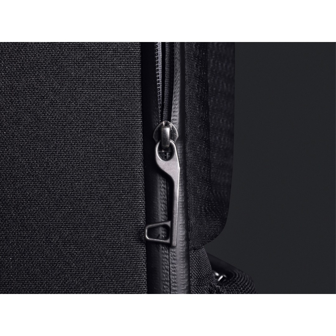 Водостойкий антикражный рюкзак Clickpack для ноутбука 15.6", черный