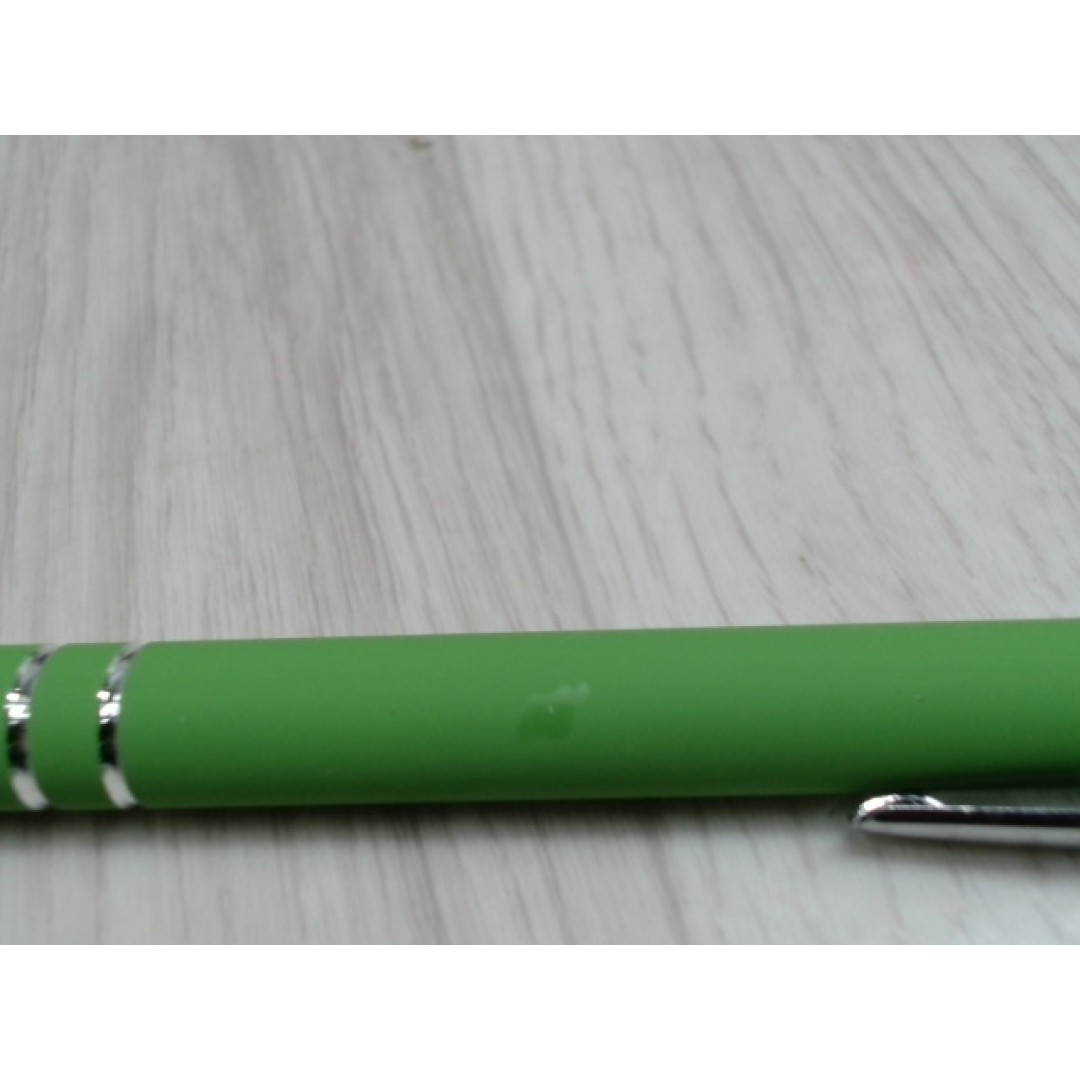 Ручка металлическая soft-touch шариковая со стилусом «Sway», зеленое яблоко/серебристый (P)