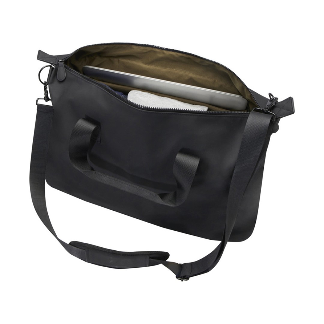 Спортивная сумка для ноутбука с диагональю экрана 15,6 дюйма Turner, изготовленная из переработанных материалов согласно стандарту GRS - сплошной черный