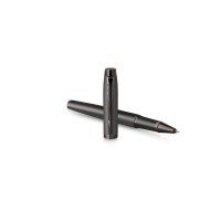 Ручка роллер Parker IM Monochrome Black, стержень:F, цвет чернил: black, в подарочной упаковке.