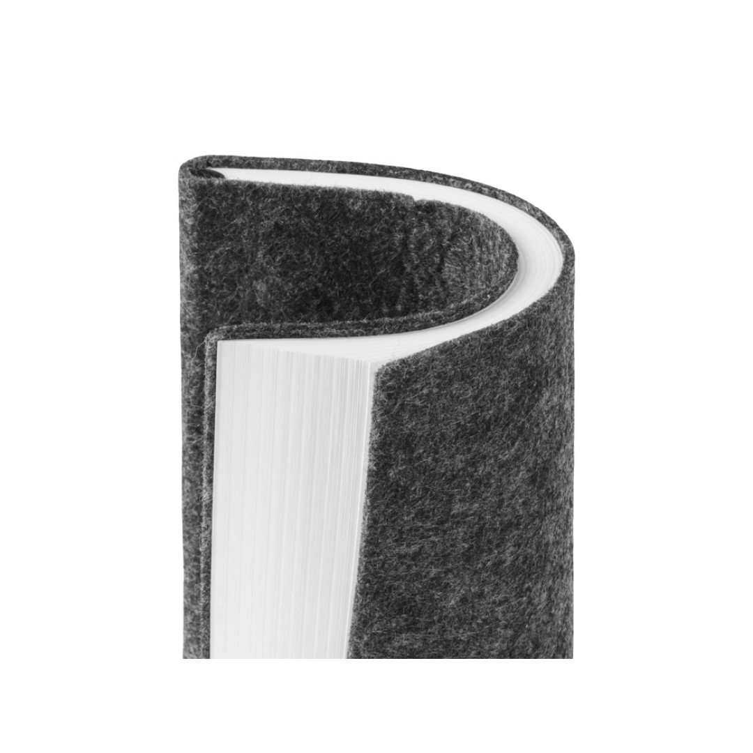 Блокнот из RPET-фетра А5 "Felt", гибкая обложка, 80 листов 70 гр/м2 белой бумаги, темно-серый