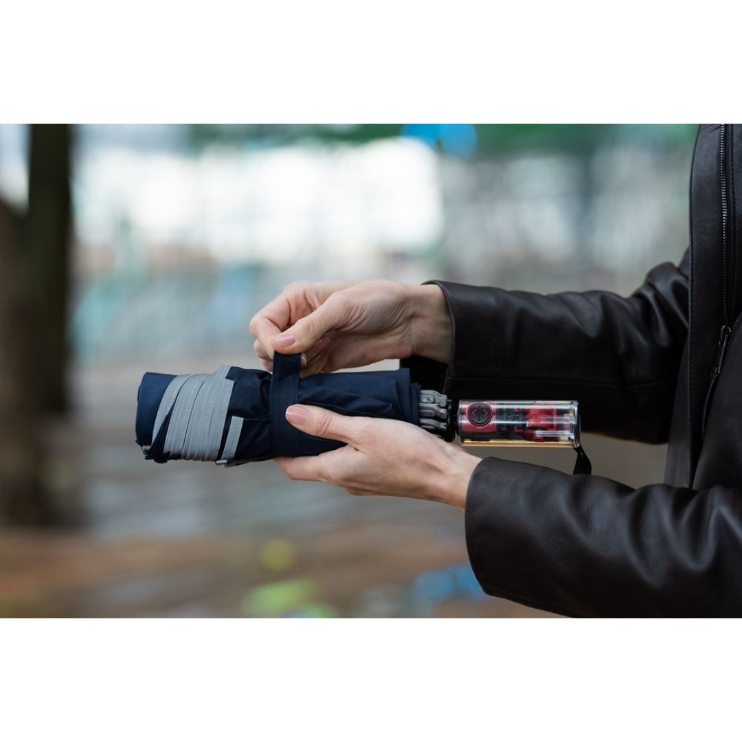 Зонт наоборот складной Futurum со светоотражающим кантом, темно-синий