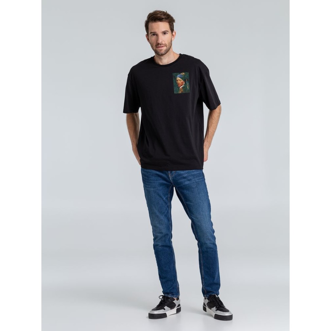 Футболка оверсайз «Мужчина с жемчужной сережкой», черная, размер XS/S