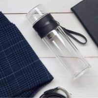 Чайная бутылка с двойным стеклом ситечком и ремешком Qwerty Muggs (TB045)