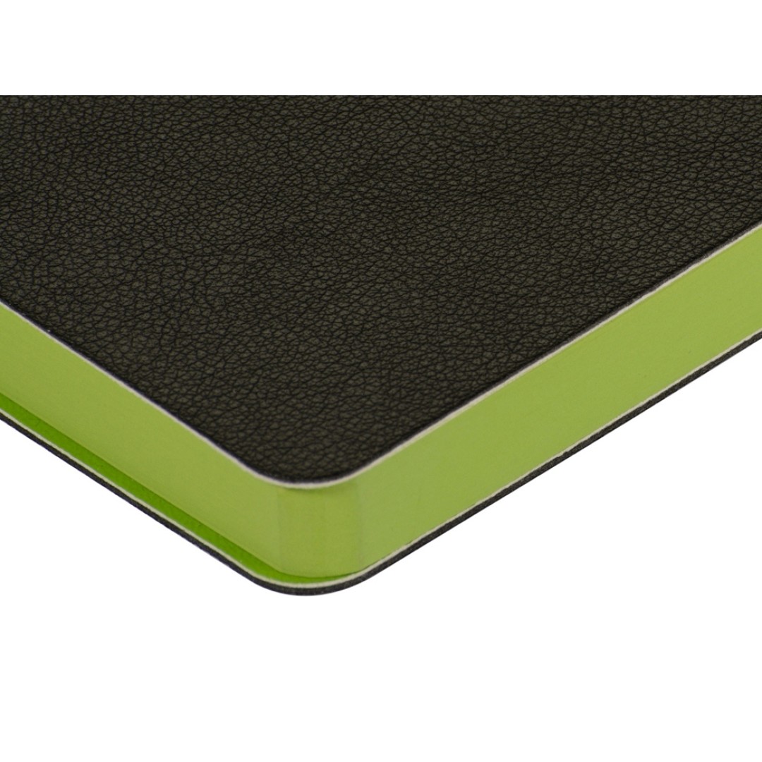 Ежедневник А5 датированный "Boston" 2026, черный с салатовым обрезом