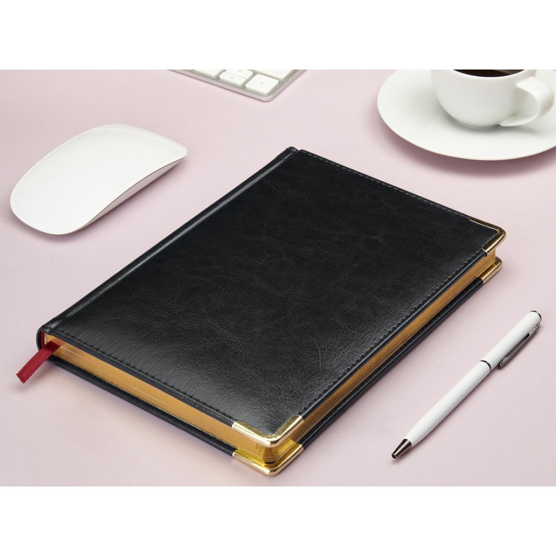 Ежедневник А5 датированный «Sidney Nebraska» 2026, черный (золотой обрез, золотые уголки)