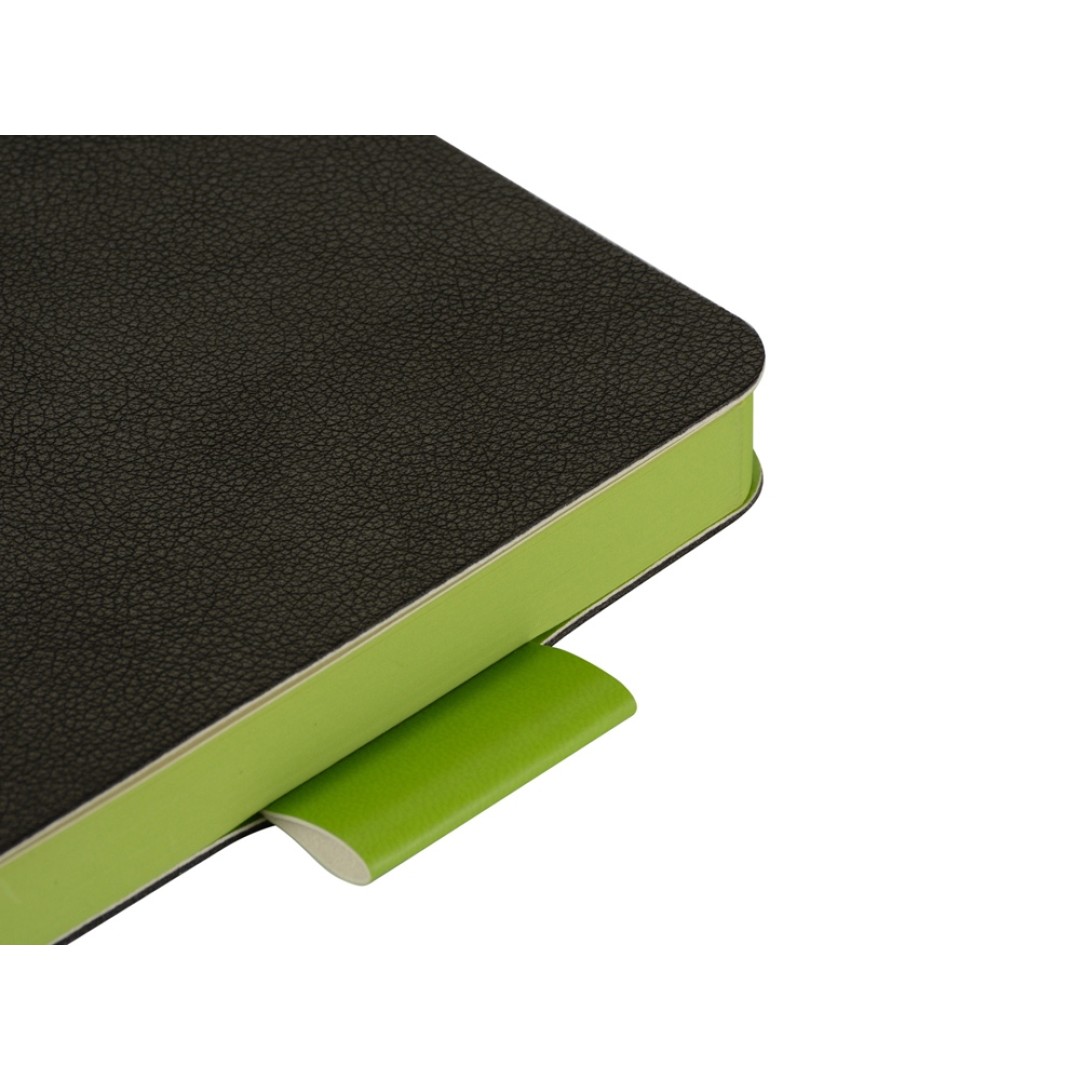 Ежедневник А5 датированный "Boston" 2026, черный с салатовым обрезом
