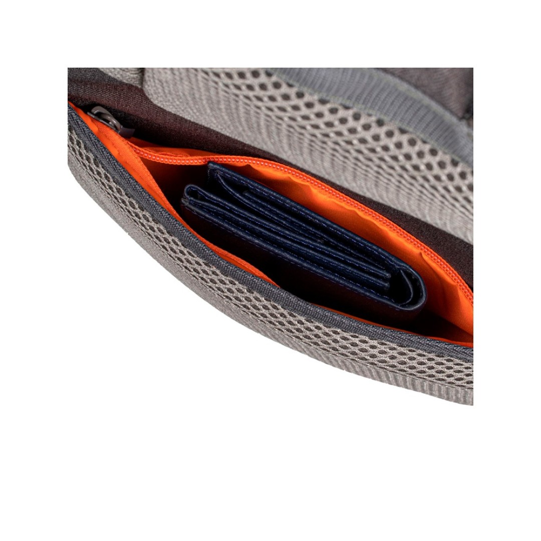 RIVACASE 7761 khaki рюкзак для ноутбука 15.6" / 6