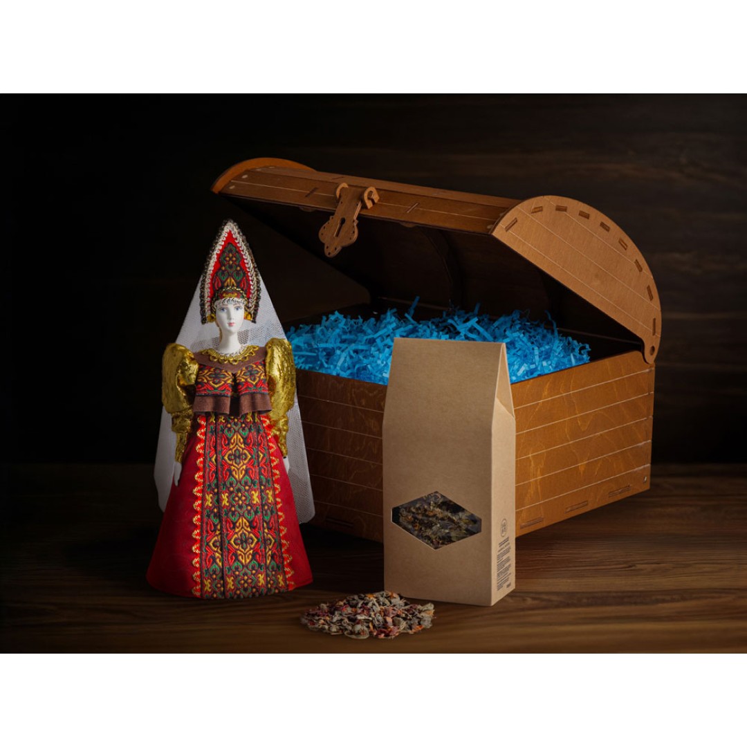 Подарочный набор: кукла фарфоровая, чай "Малина с мятой", красный