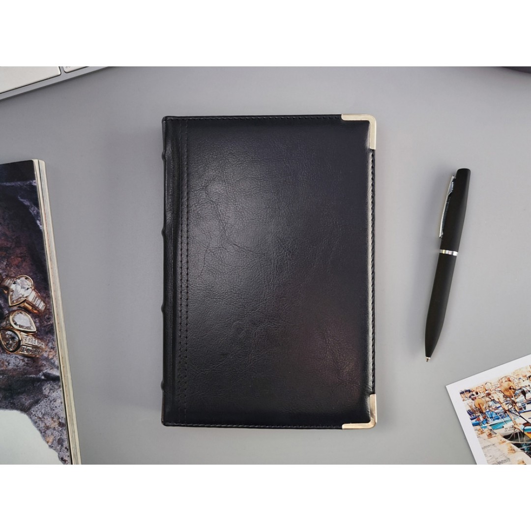 Ежедневник А5 полудатированный «Boss», черный