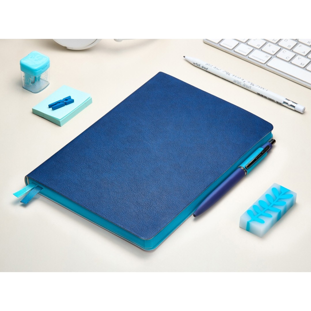 Ежедневник А5 датированный "Boston" 2026, синий с голубым обрезом