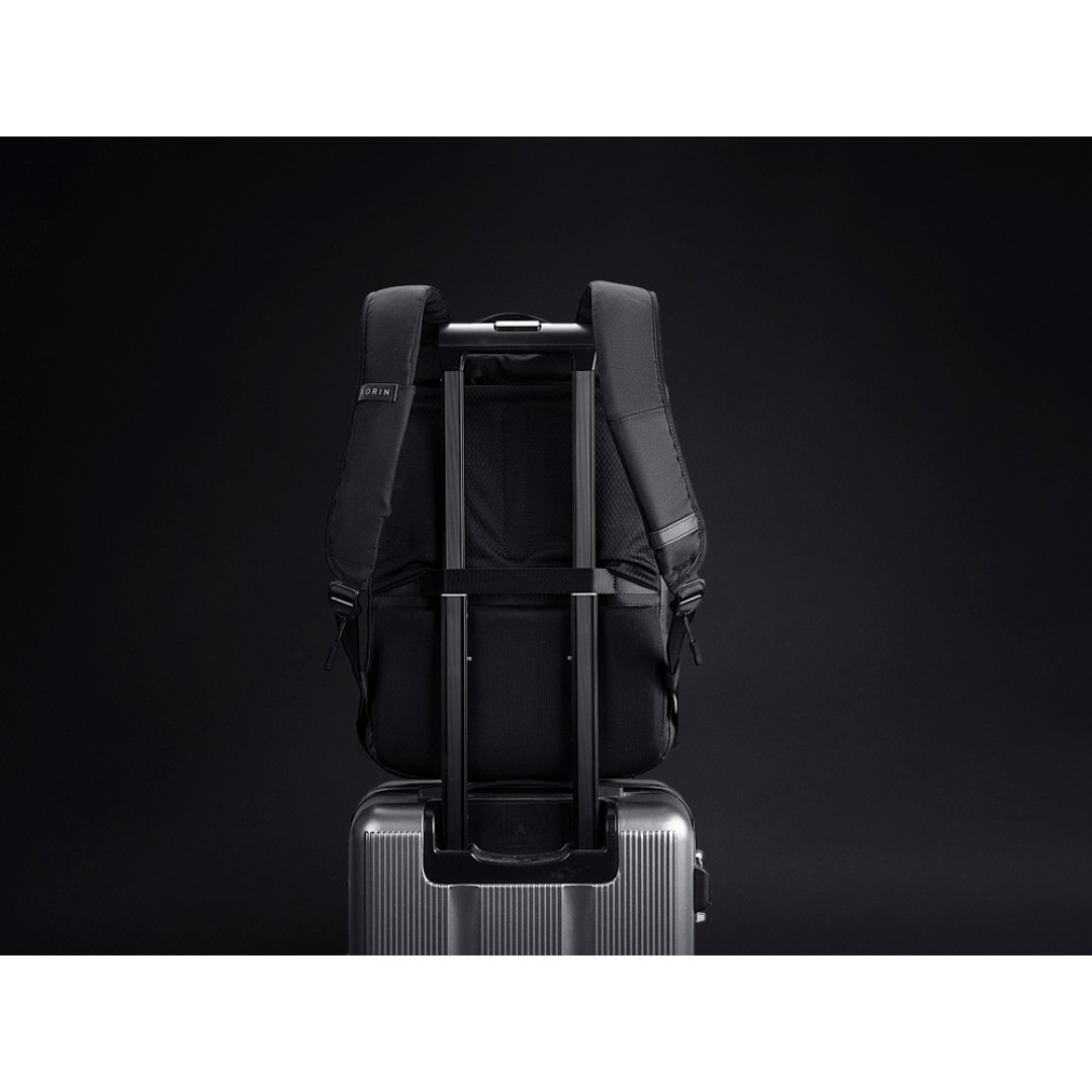 Водостойкий антикражный рюкзак Clickpack для ноутбука 15.6", черный