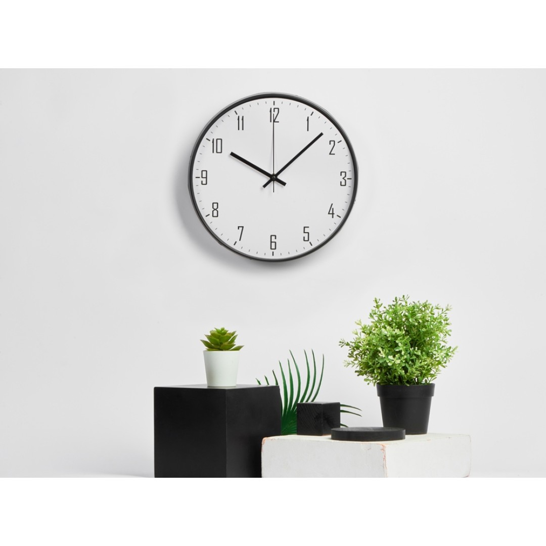 Пластиковые настенные часы  диаметр 30 см "Carte blanche", черный