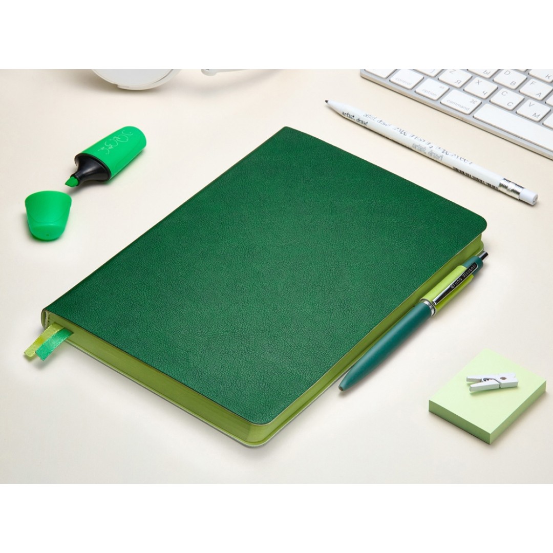 Ежедневник А5 датированный "Boston" 2026, зеленый с салатовым обрезом