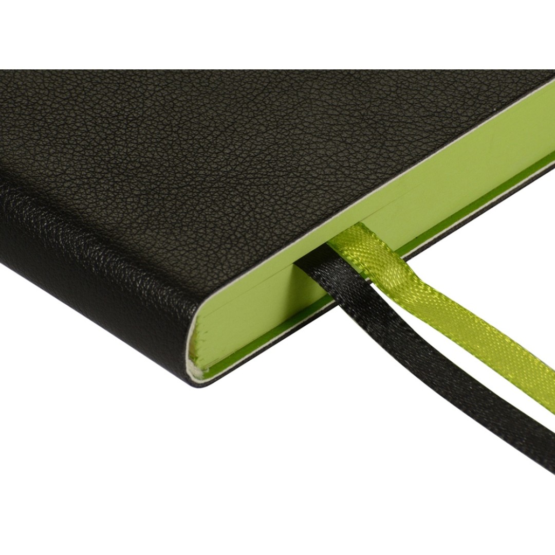 Ежедневник А5 датированный "Boston" 2026, черный с салатовым обрезом