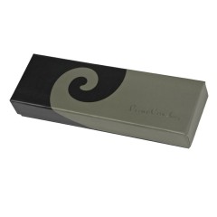 Ручка шариковая Pierre Cardin LEO 750. Цвет — серебристый. Упаковка Е-2.