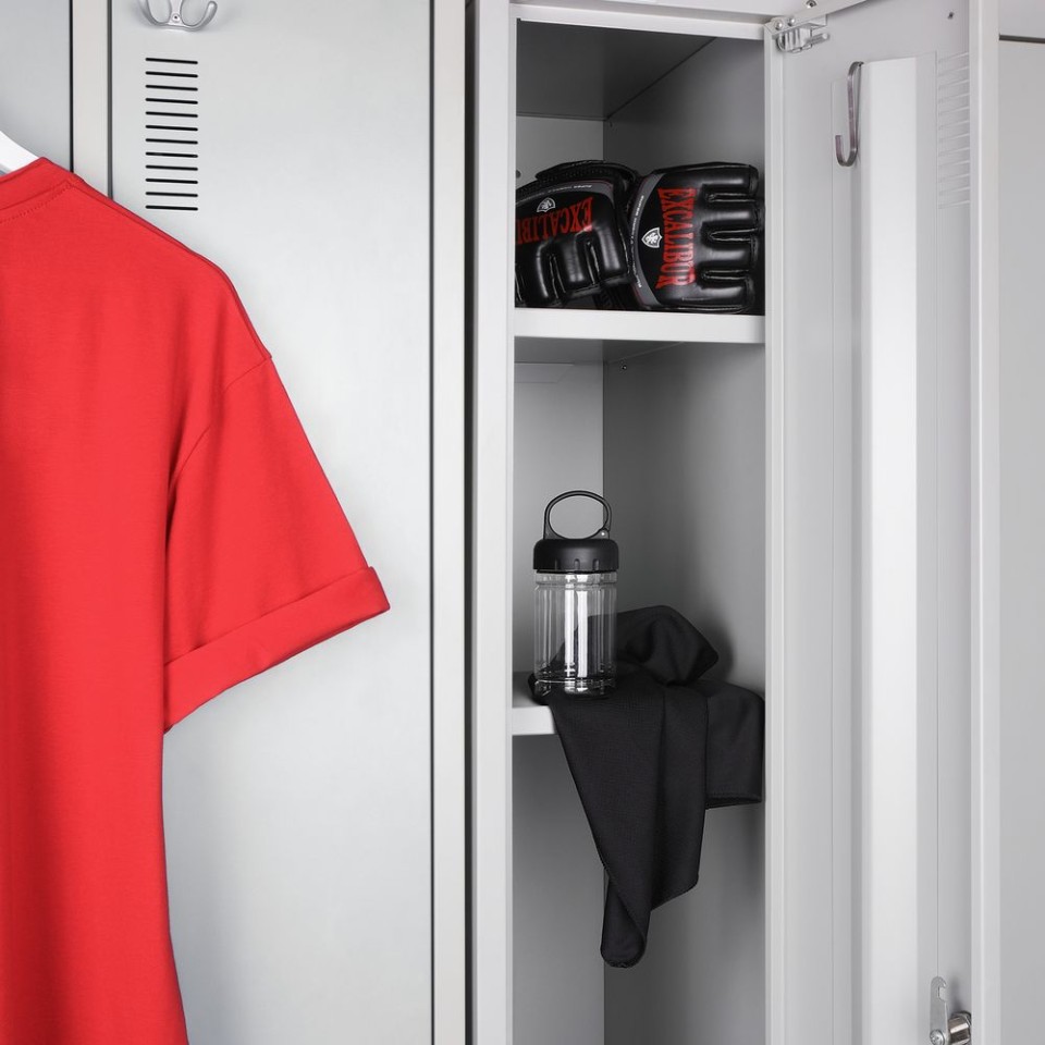 Охлаждающее полотенце Frio Mio в бутылке, черное