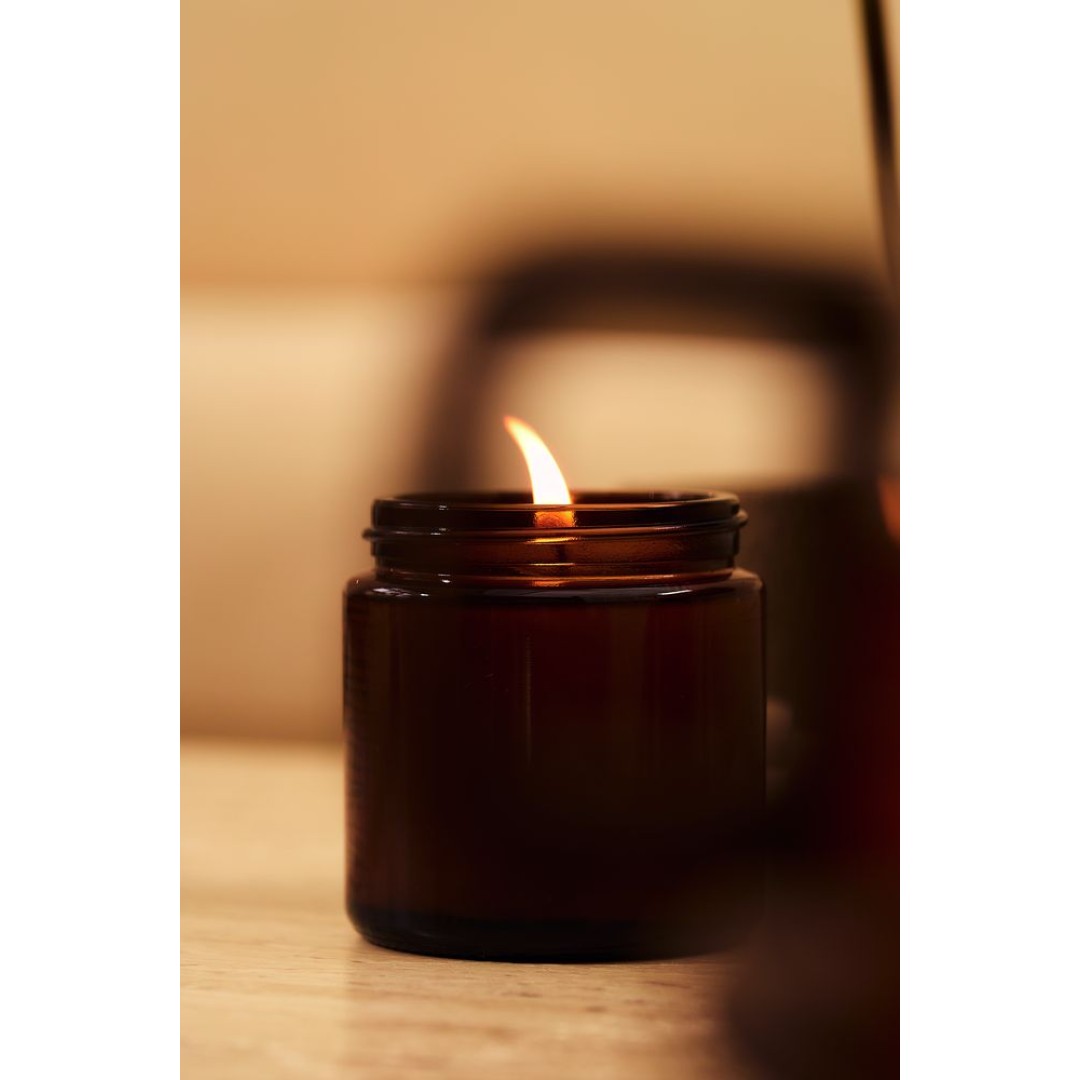 Свеча ароматическая Calore, специи и сандал