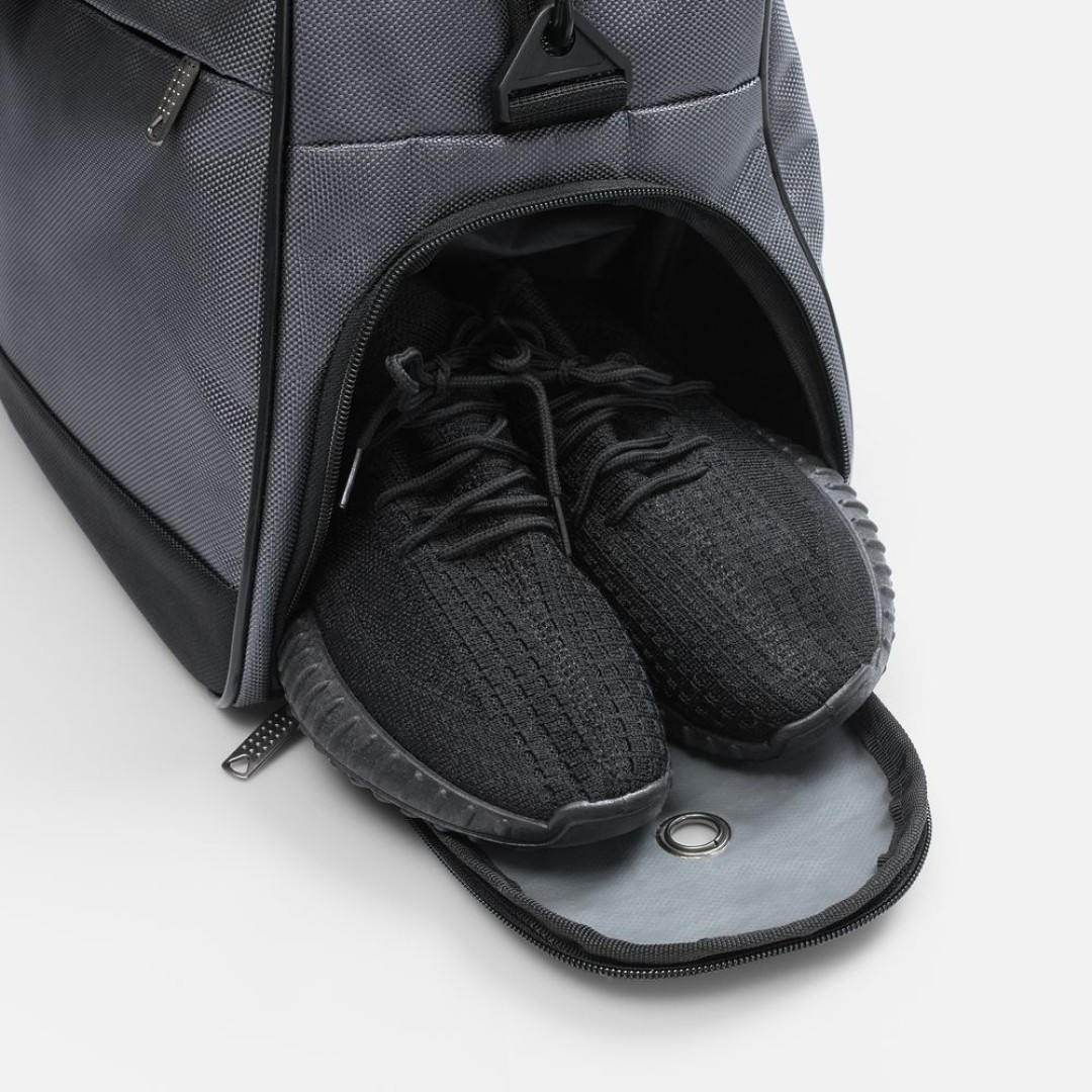 Спортивная сумка Atlantes, светло-серая с черным