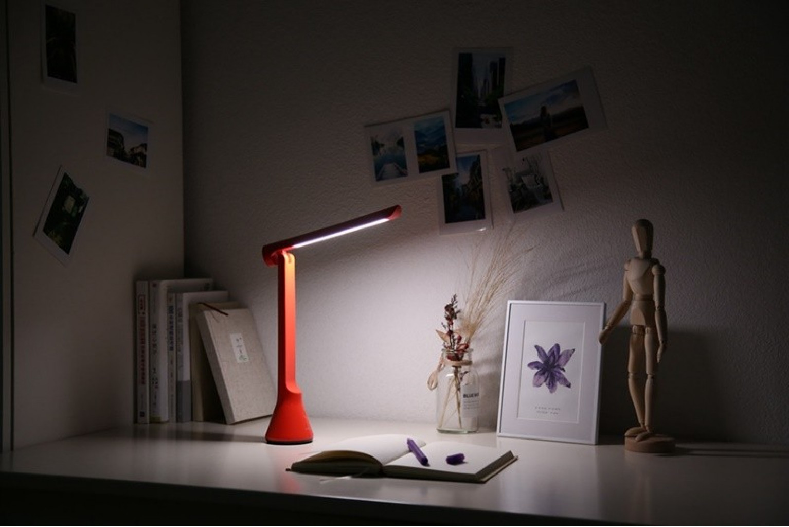 Настольная лампа Xiaomi Yeelight Rechargeable Folding Desk Lamp Red (YLTD11YL)