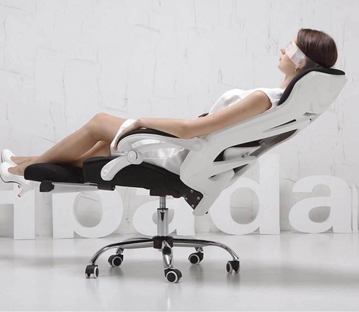 Компьютерное кресло с подставкой для ног Xiaomi HBADA Cloud Shield Ergonomic Chair White