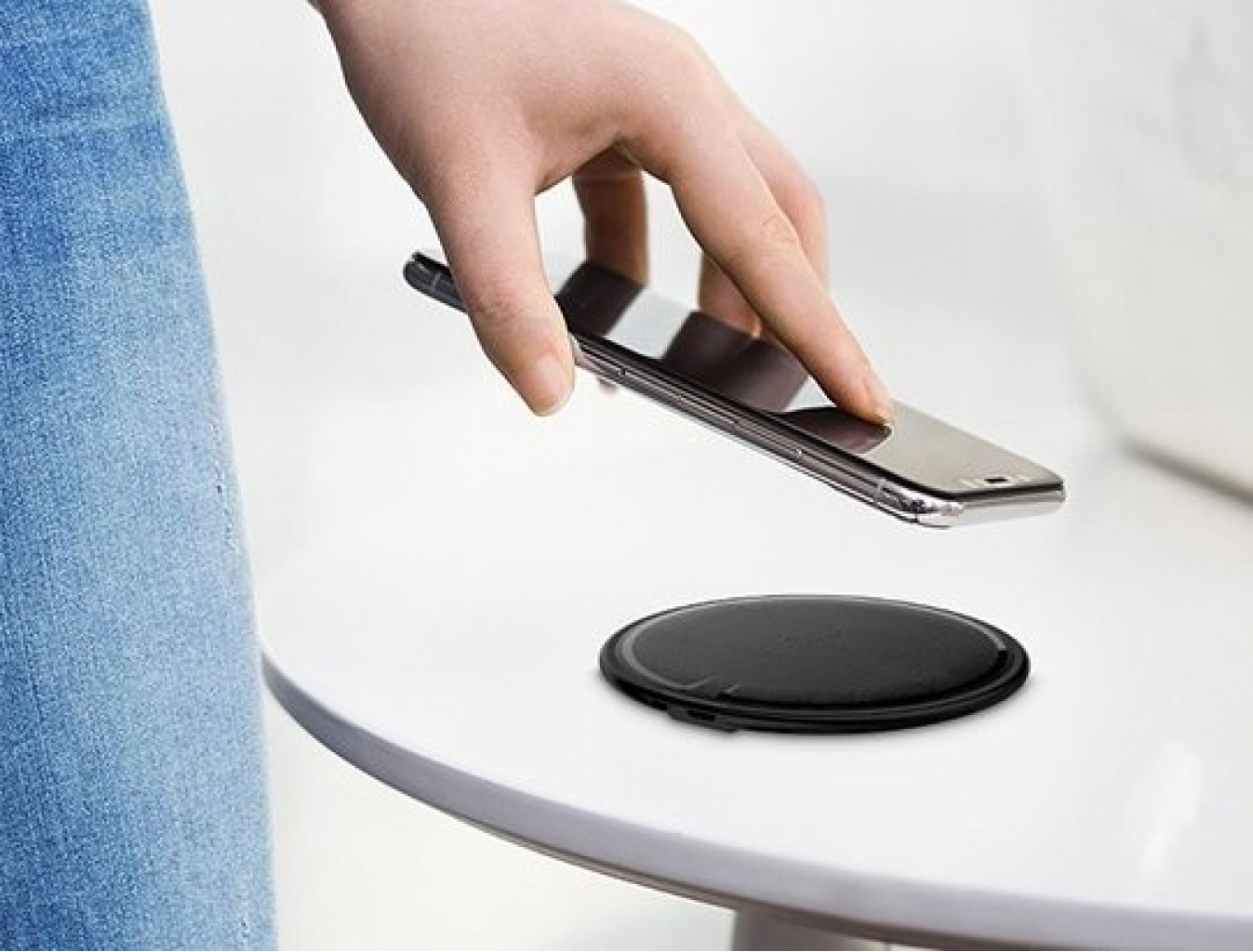 Беспроводное зарядное устройство Rock W12 Quick Wireless charger