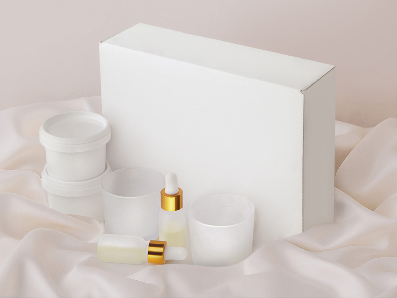 Набор для создания 2-х ароматических свечей: имбирный пряник, рождественская елка Набор для создания 2-х ароматических свечей: имбирный пряник, рождественская елка