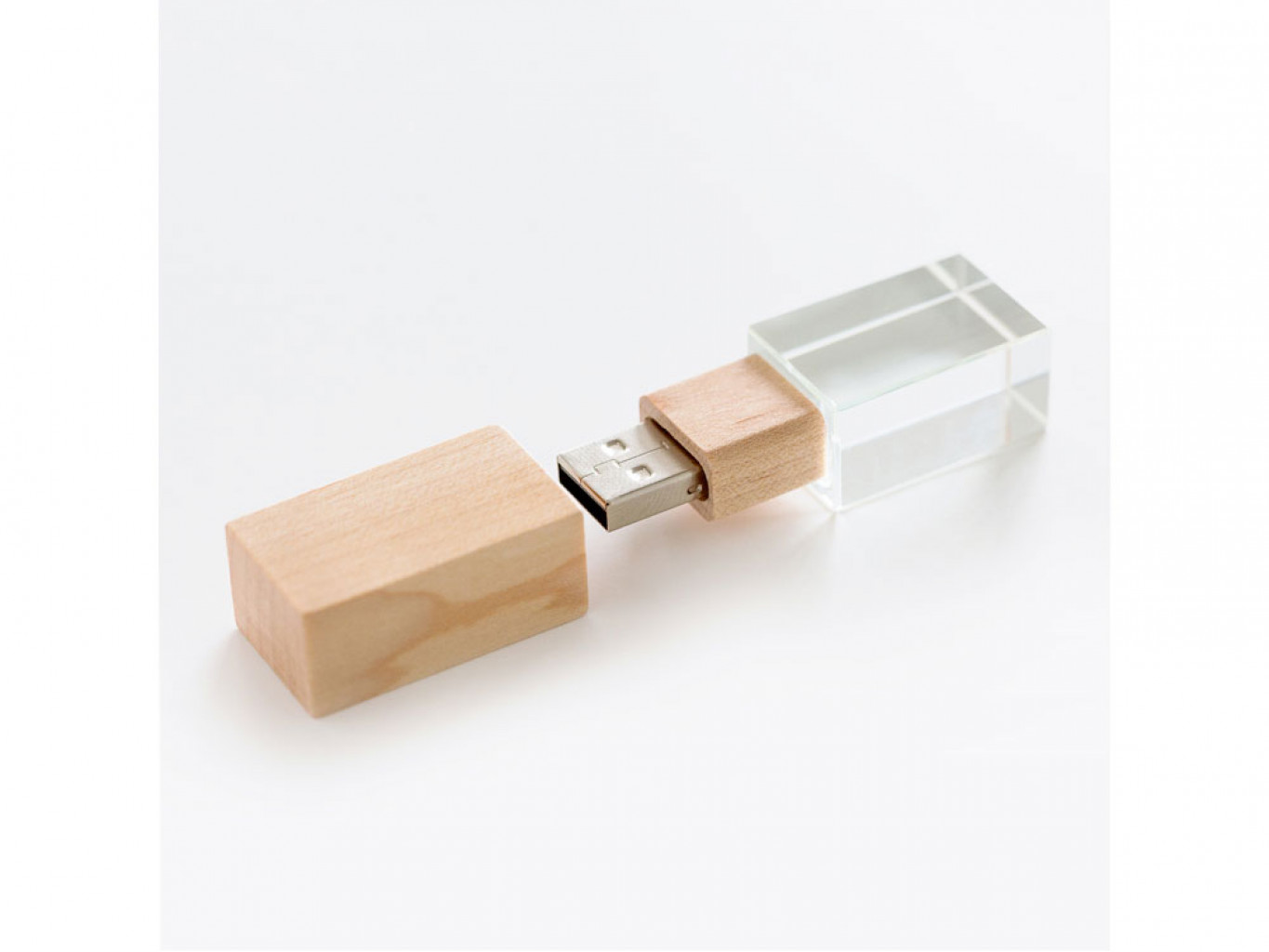 USB 2.0- флешка на 16 Гб кристалл дерево