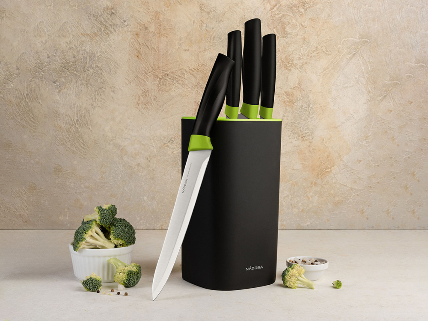 Набор из 4 кухонных ножей в универсальном блоке «OLIVIA»