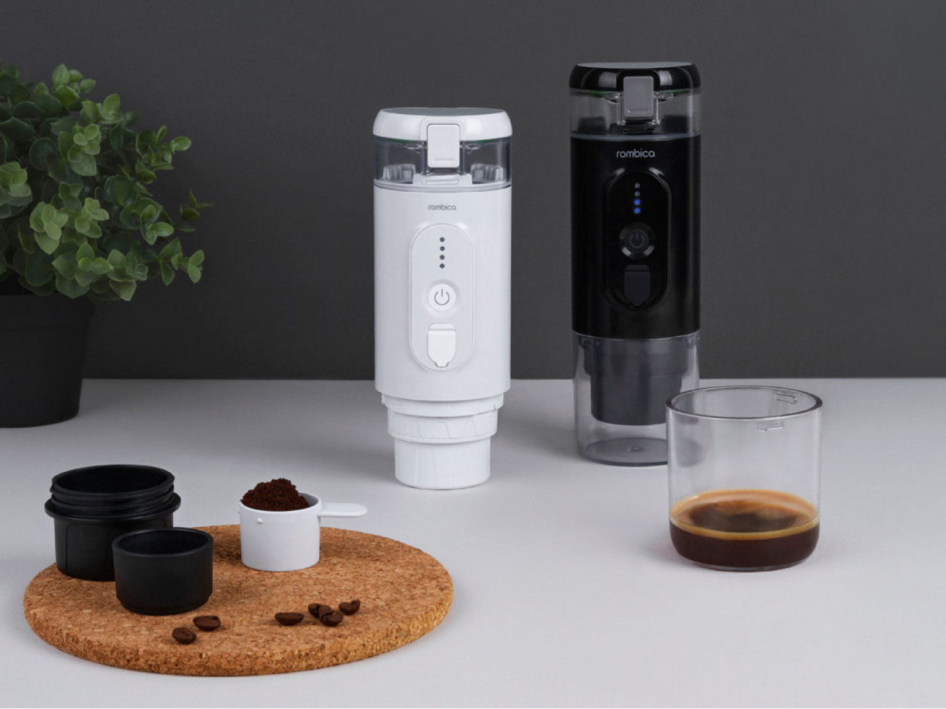 Портативная кофемашина с подогревом «Barista 2» с логотипом Rombica Портативная кофемашина с подогревом «Barista 2» с логотипом Rombica