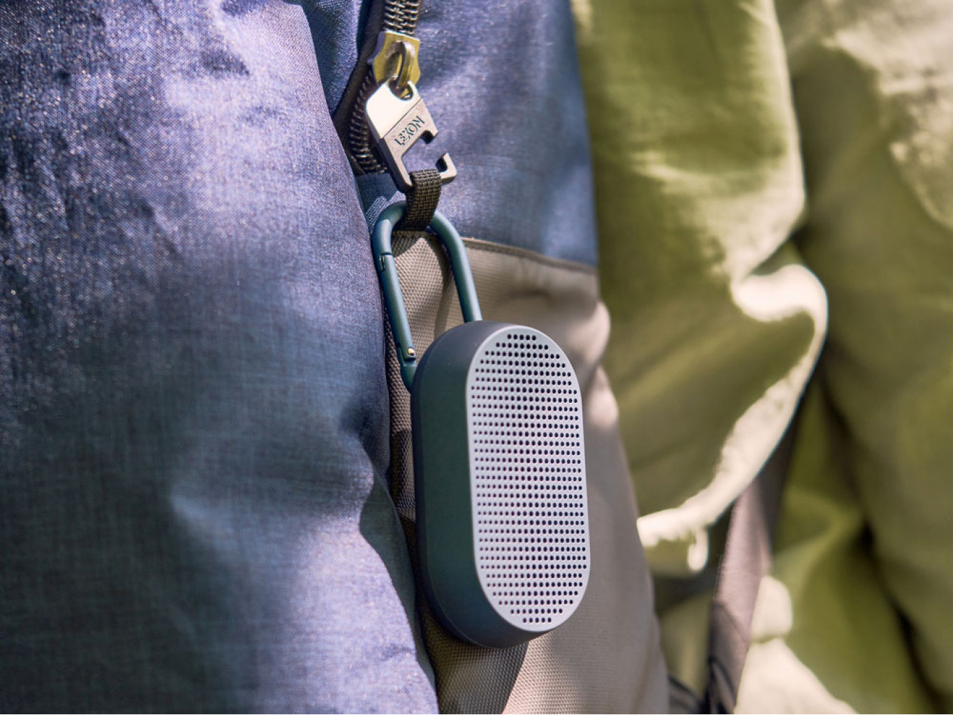 Колонка беспроводная с подставкой Mino T