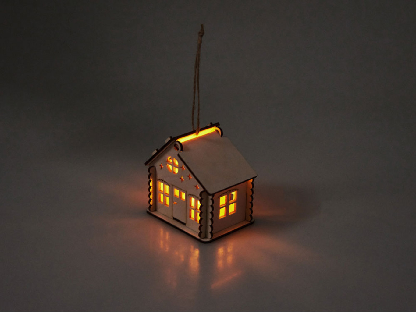 Деревянная подвеска на елку с подсветкой «Lumihut» Деревянная подвеска на елку с подсветкой «Lumihut»
