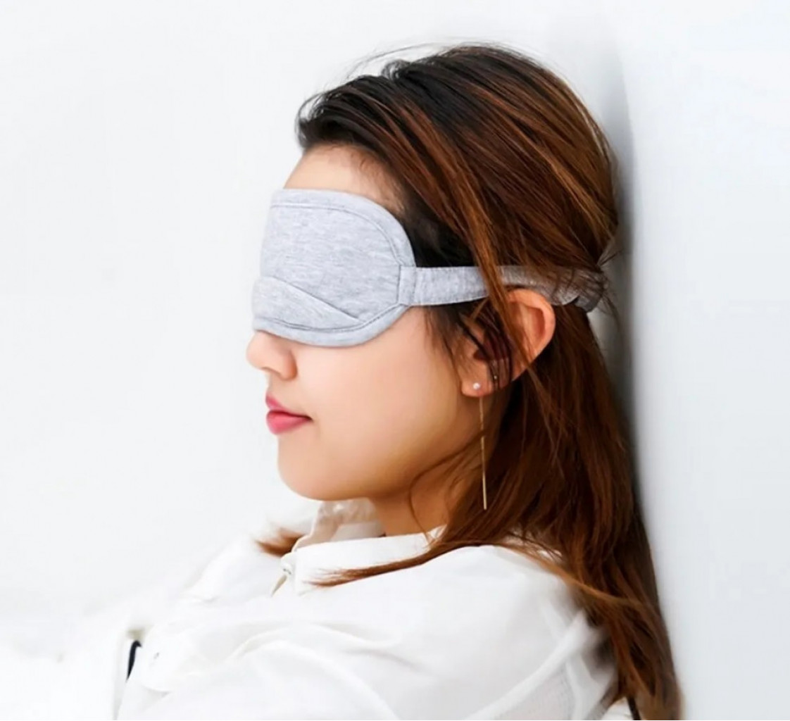 Маска спадает. Xiaomi 8h Eye Mask cool feeling Goggles. Повязка для сна. Маска для сна. Повязка на глаза для сна.