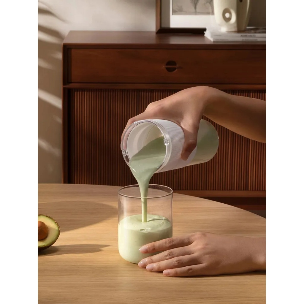 Беспроводная соковыжималка блендер 300 мл Xiaomi Portable Blender (XMZZB01PL) Беспроводная соковыжималка блендер 300 мл Xiaomi Portable Blender (XMZZB01PL)