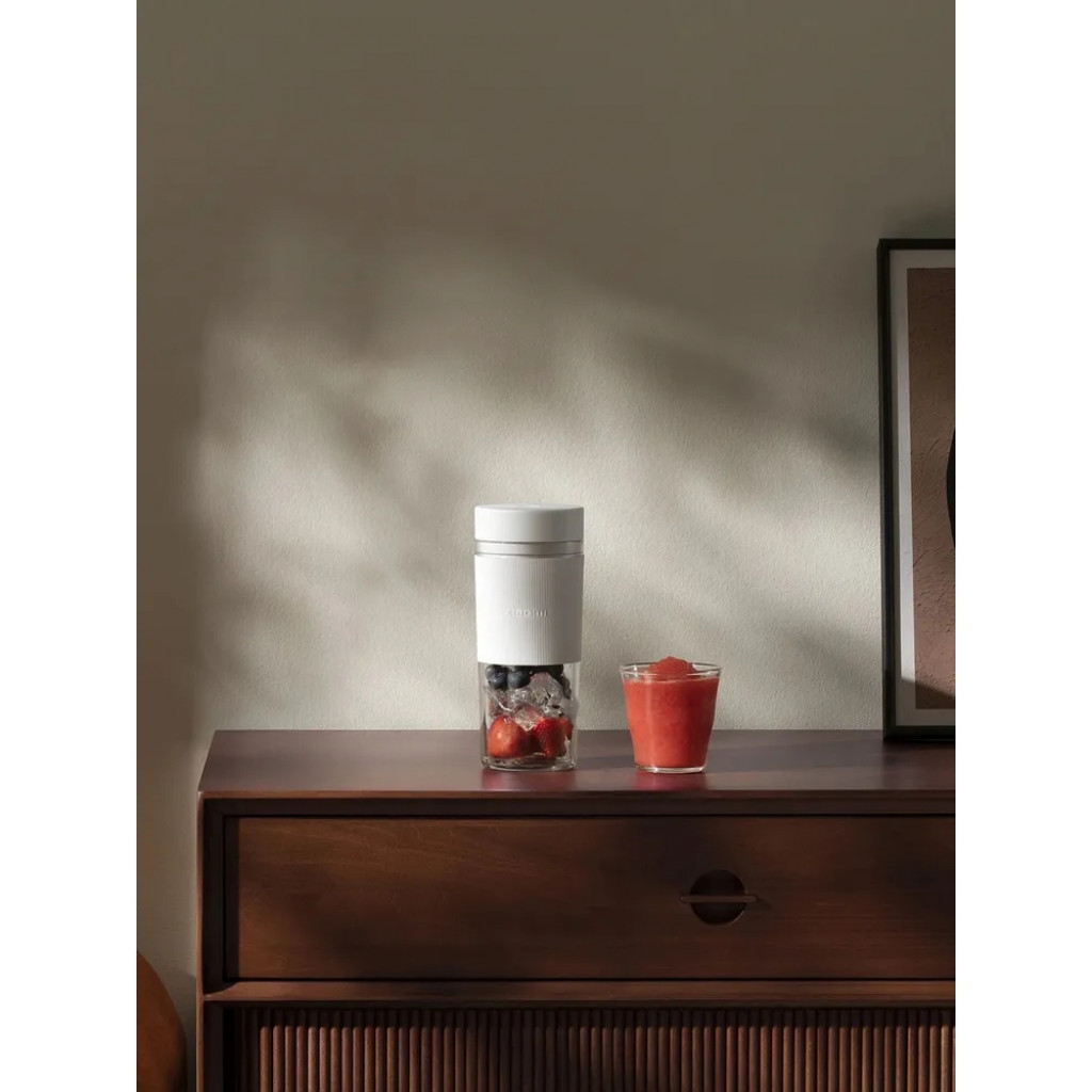 Беспроводная соковыжималка блендер 300 мл Xiaomi Portable Blender (XMZZB01PL) Беспроводная соковыжималка блендер 300 мл Xiaomi Portable Blender (XMZZB01PL)
