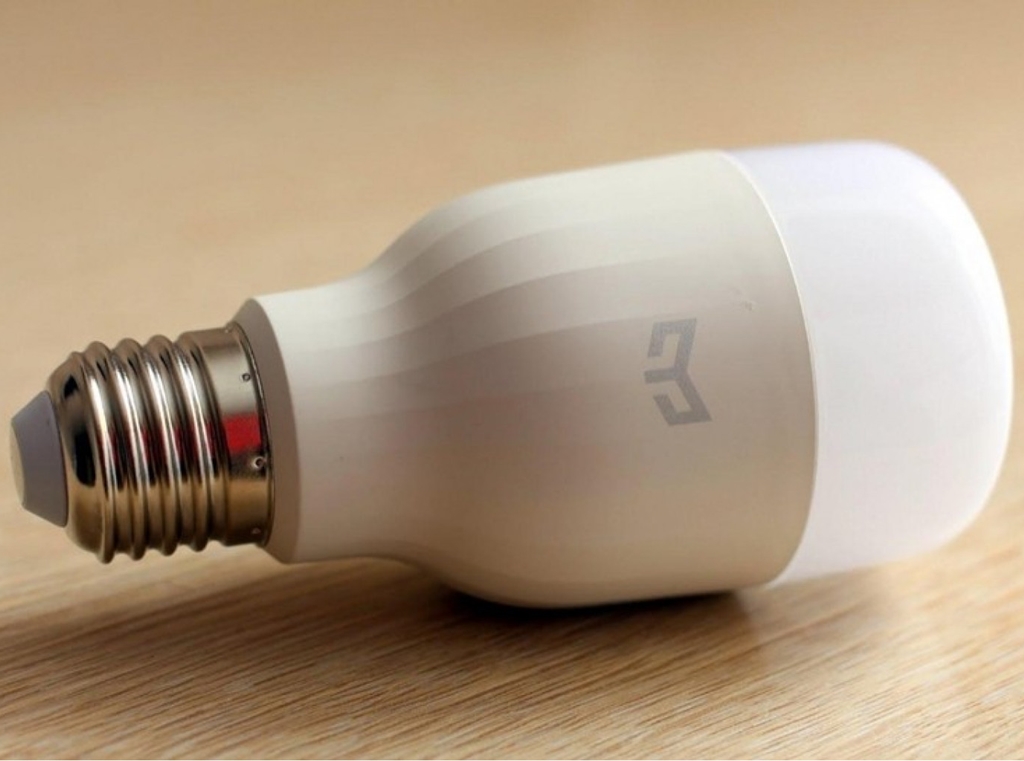 Умная LED-лампочка Xiaomi Yeelight Smart LED Bulb W3 (YLDP007)